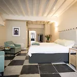 Uylenhof Hotel 4*