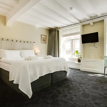 Uylenhof Hotel 4*