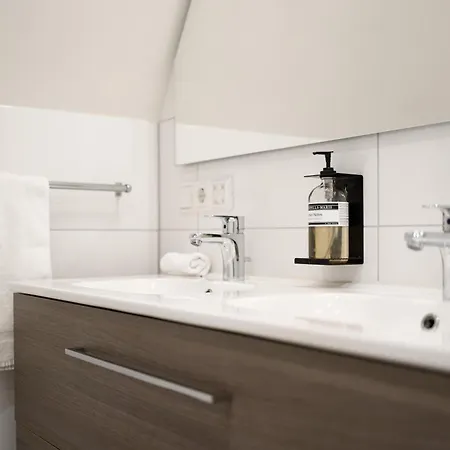 Uylenhof 4*