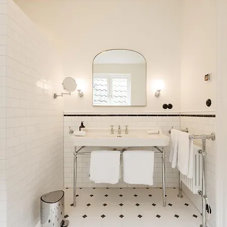 Uylenhof Hotel 4*