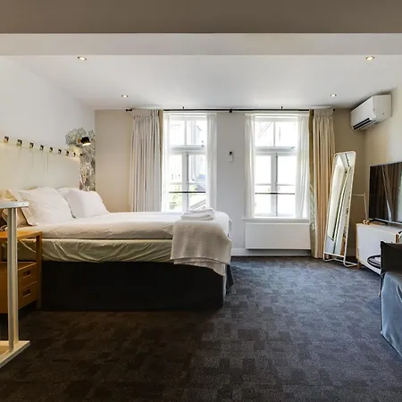 فندق Uylenhof 4*