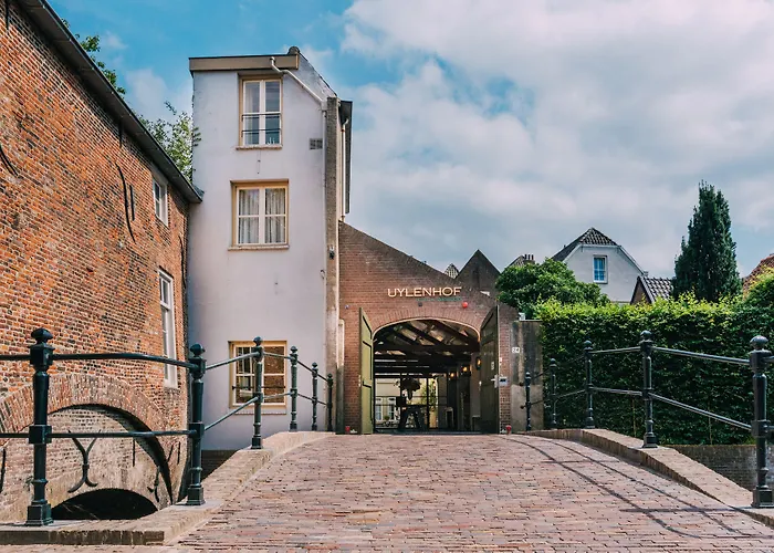 Uylenhof Hotell 's-Hertogenbosch (Den Bosch)